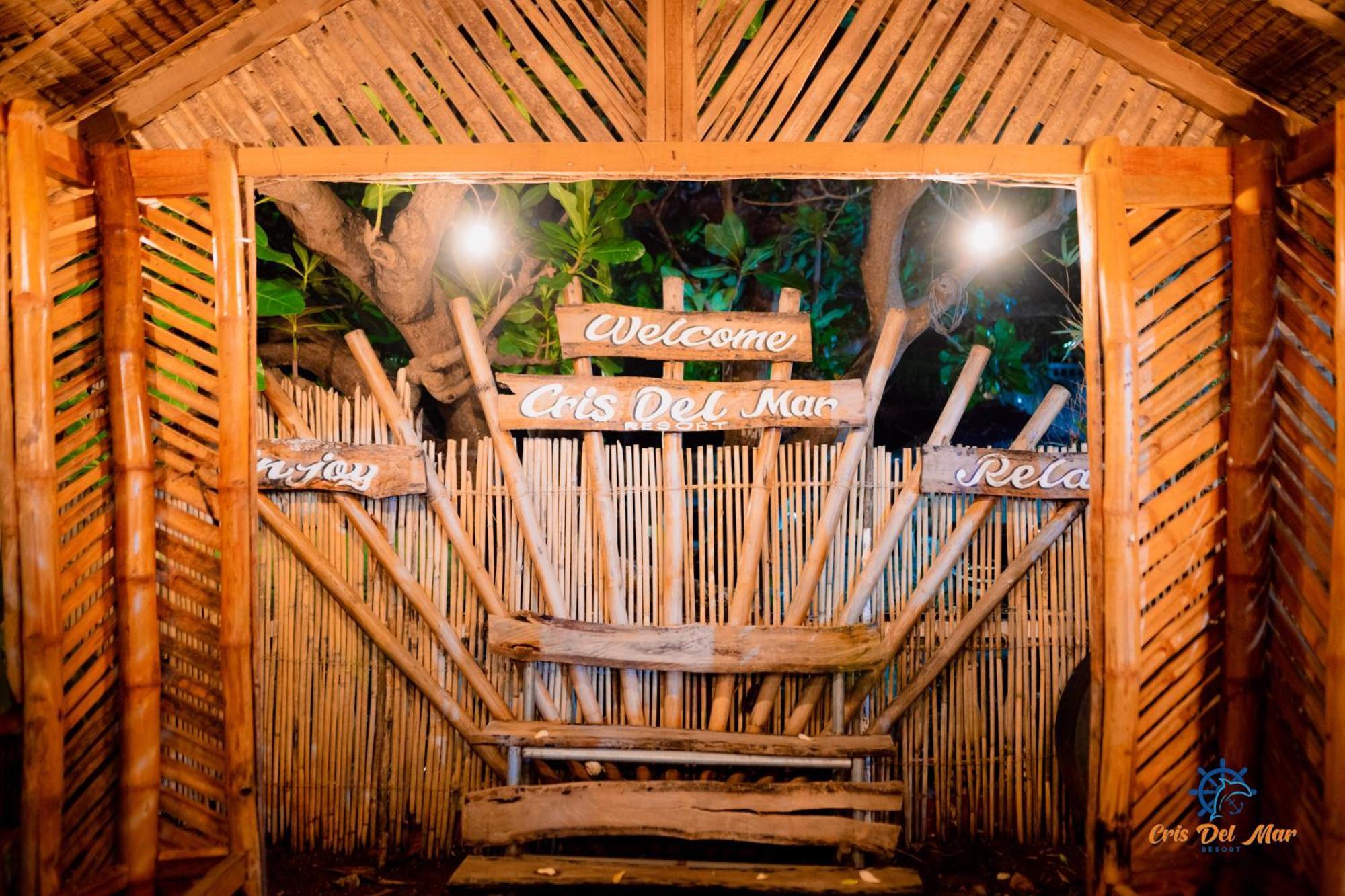 Cris Del Mar Resort Bolinao Exterior photo