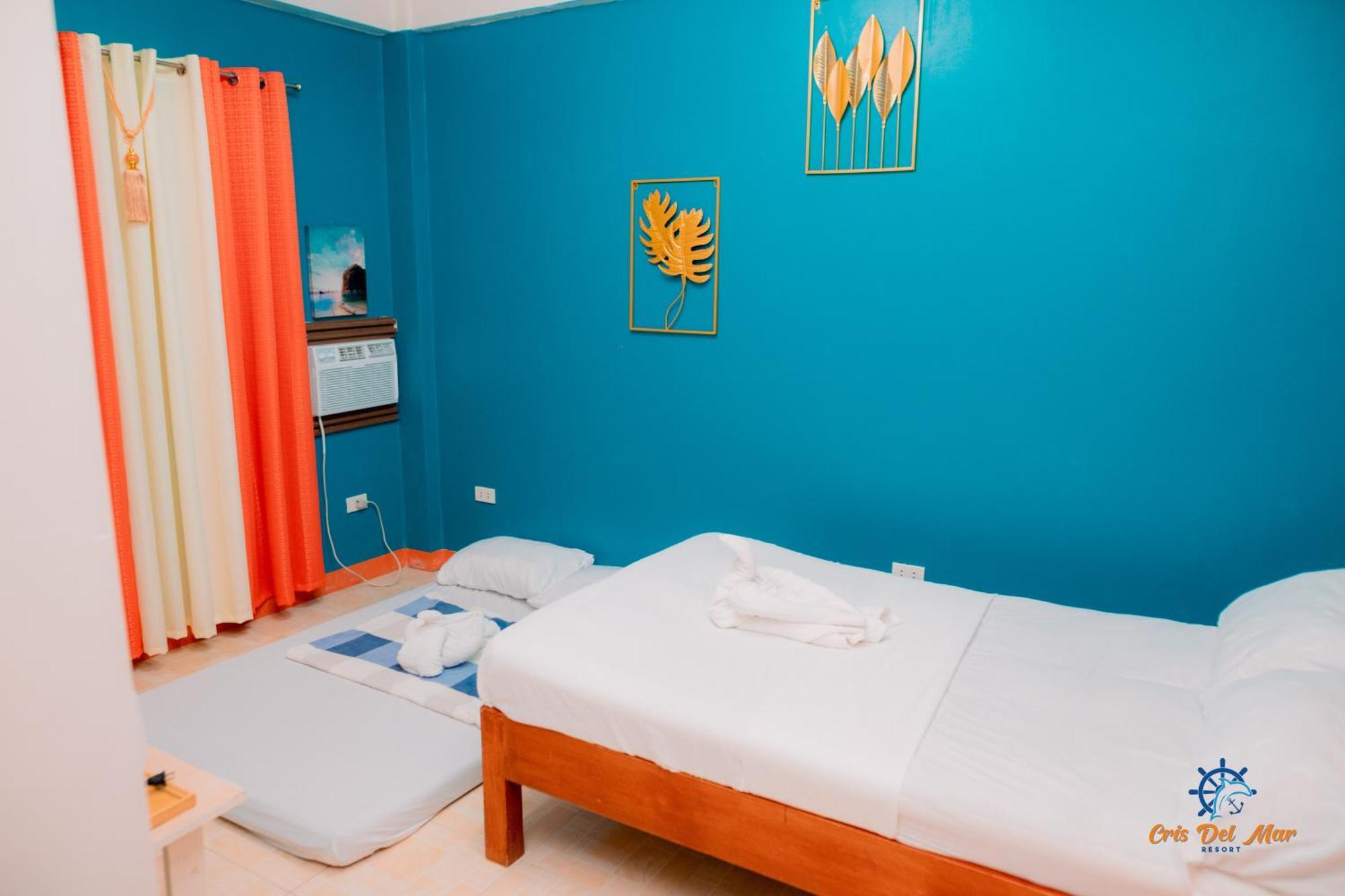 Cris Del Mar Resort Bolinao Exterior photo