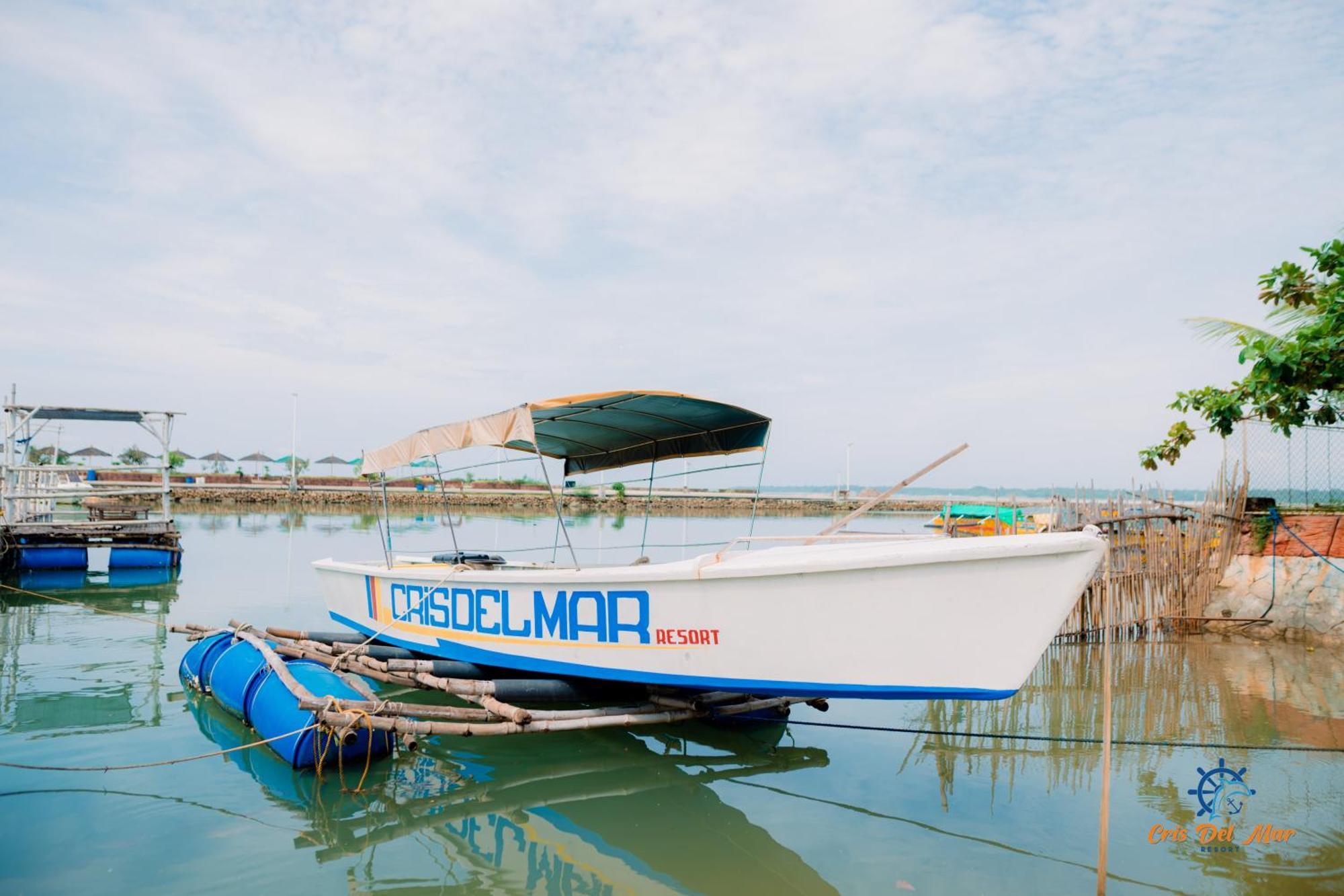 Cris Del Mar Resort Bolinao Exterior photo