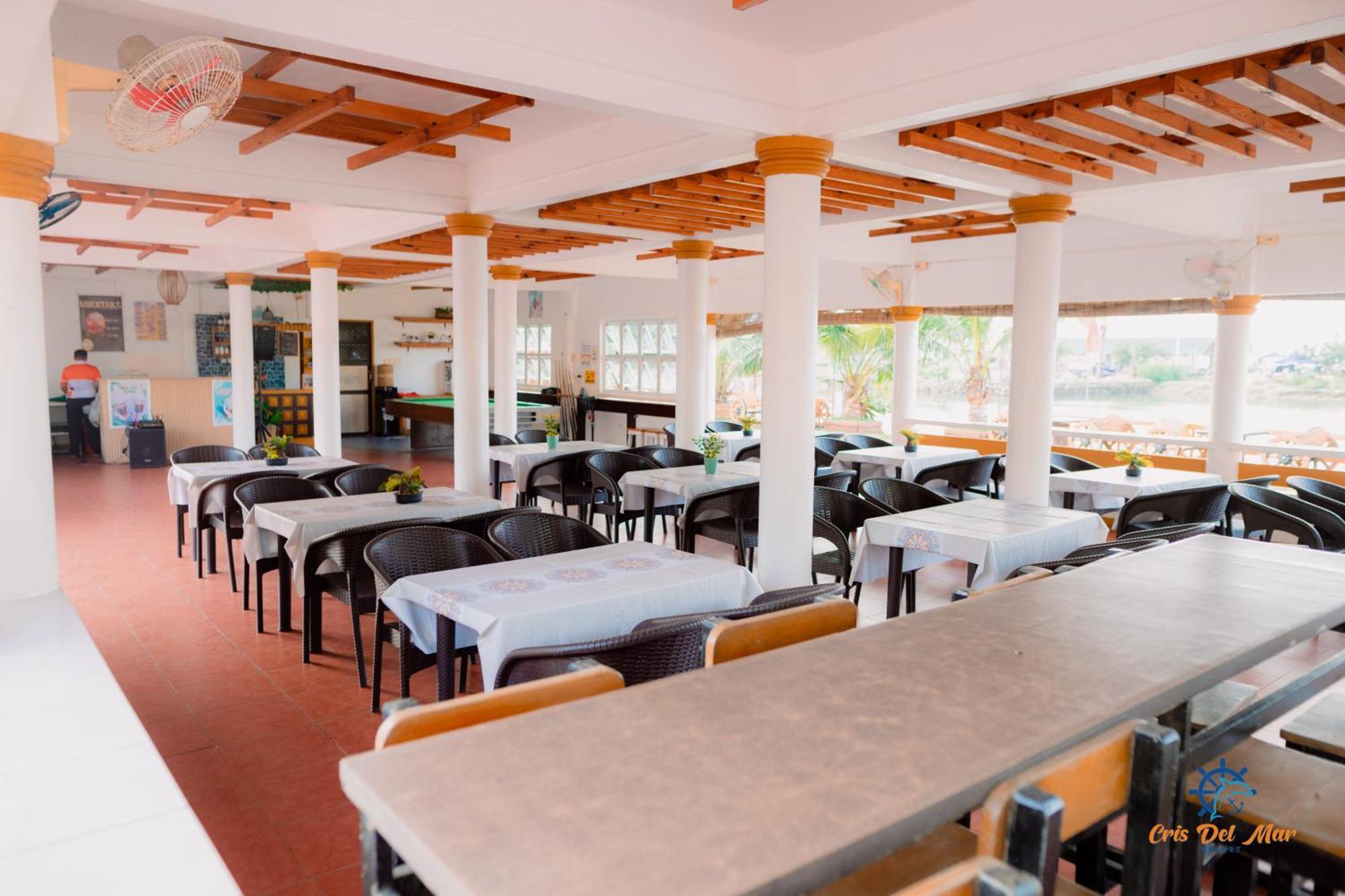 Cris Del Mar Resort Bolinao Exterior photo