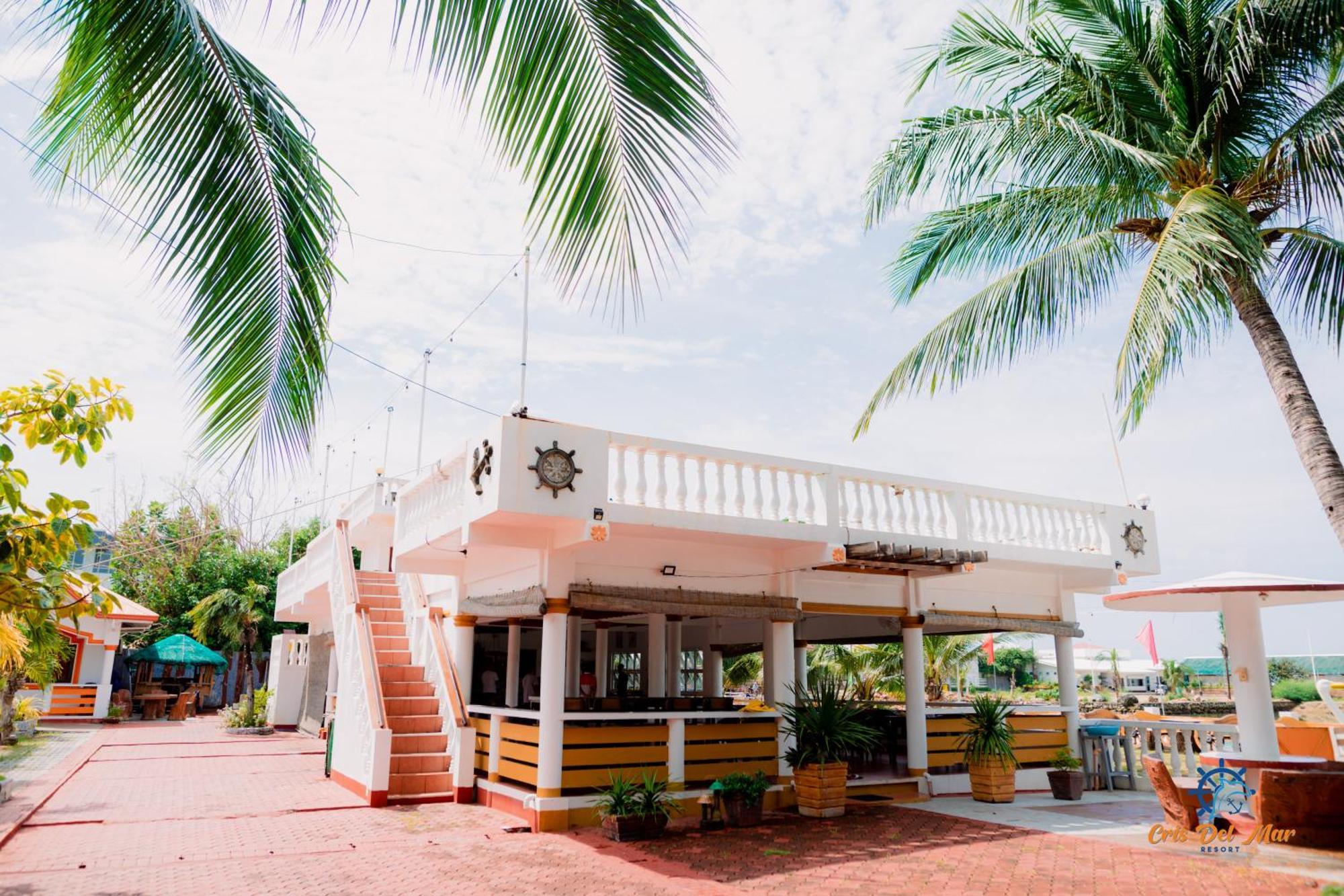 Cris Del Mar Resort Bolinao Exterior photo